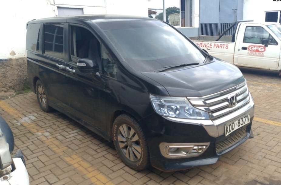 Honda Stepwgn image 1